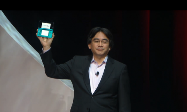 Satoru Iwata Shows off Nintendo 3DS